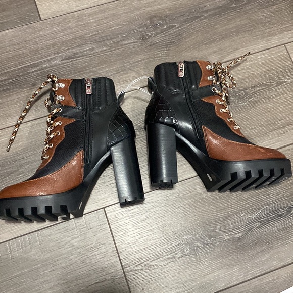 NWOT! Antonio Melani Black‎ and Brown Women's Boots - Picture 4 of 7